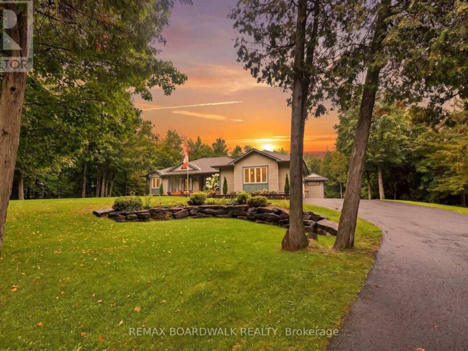 330 MEGAN DRIVE, Carleton Place, Ontario K7C 3P2