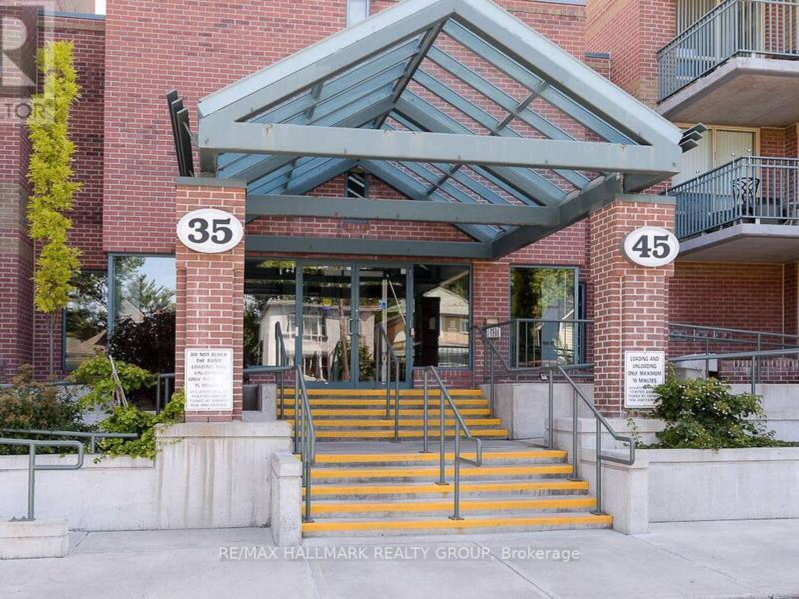 709 - 35 HOLLAND AVENUE, Ottawa, Ontario K1Y 4S2