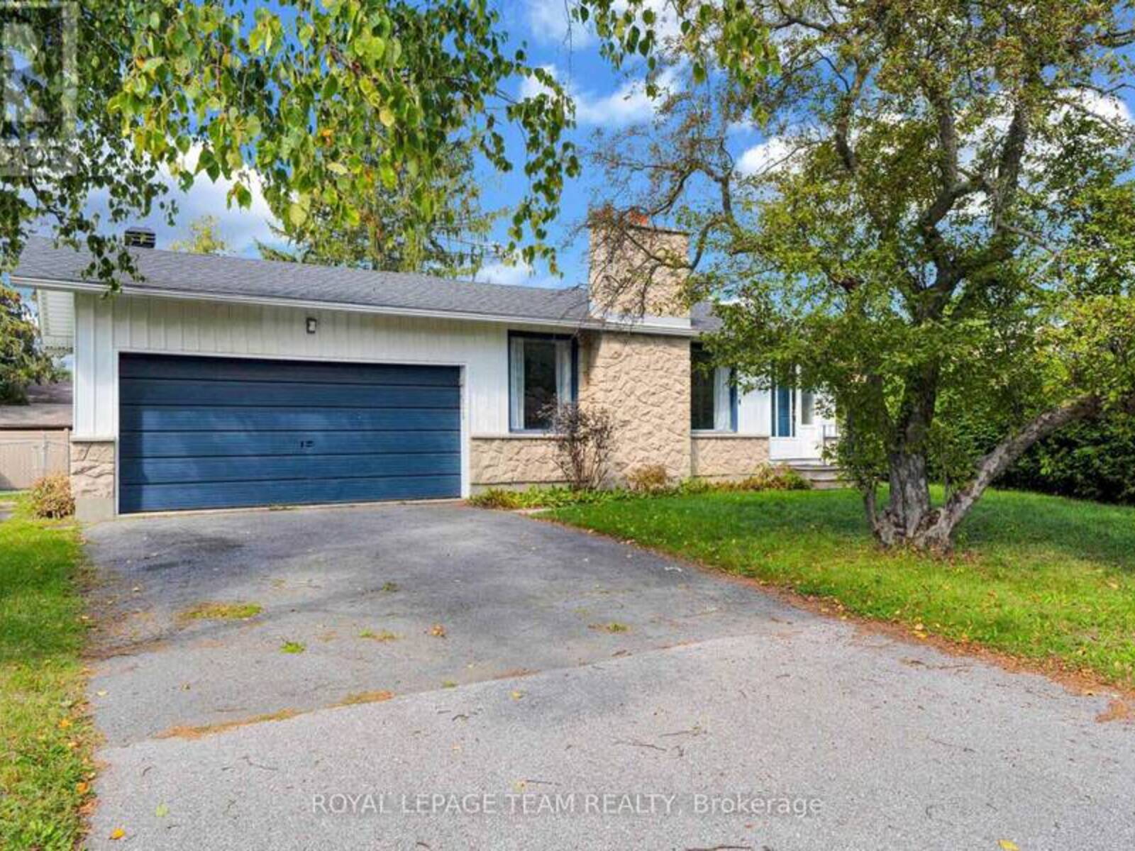 101 COUNTRY LANE W, Ottawa, Ontario K2L 1J4