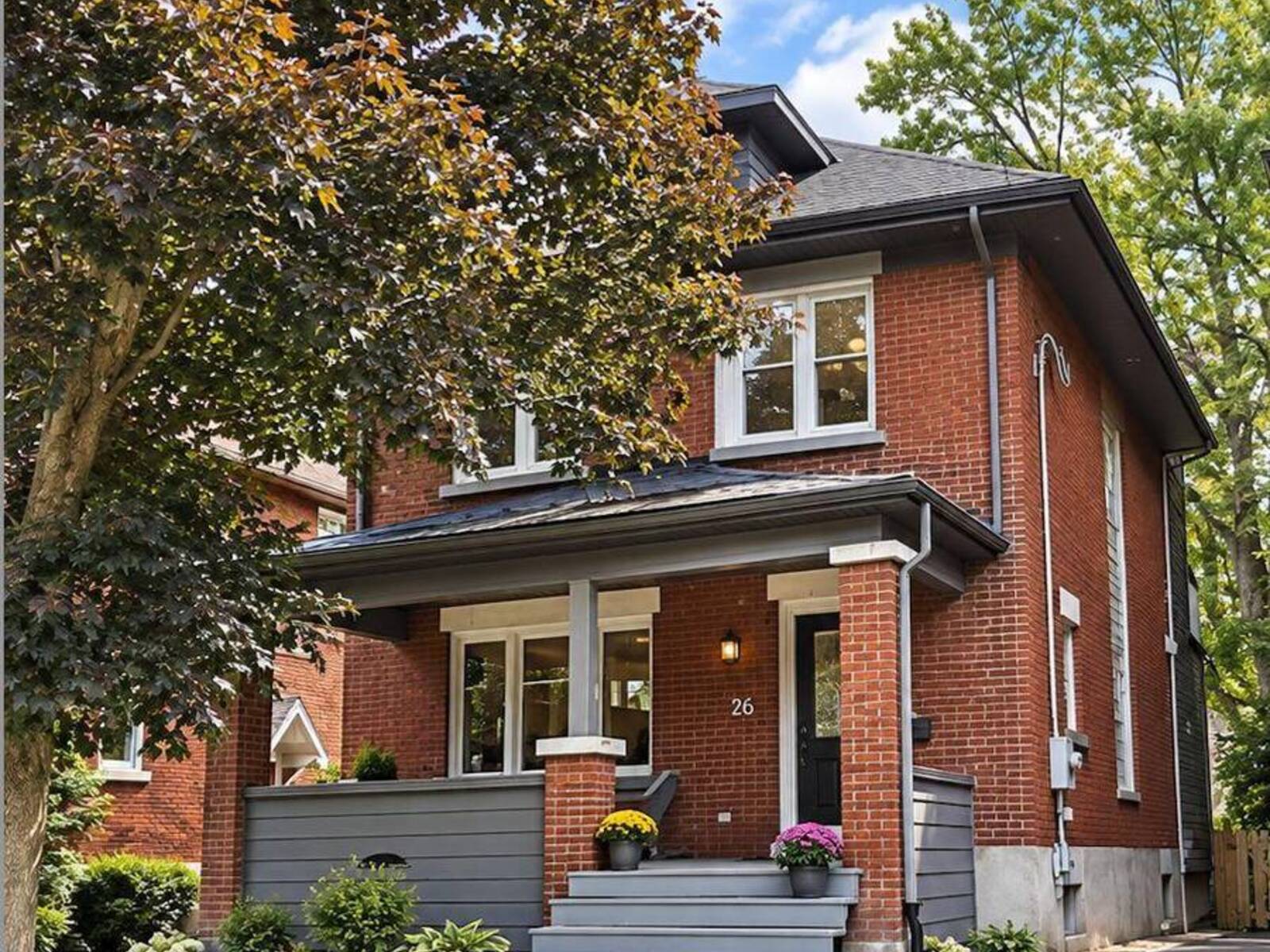 26 MELGUND AVENUE, Ottawa, Ontario K1S 2S2