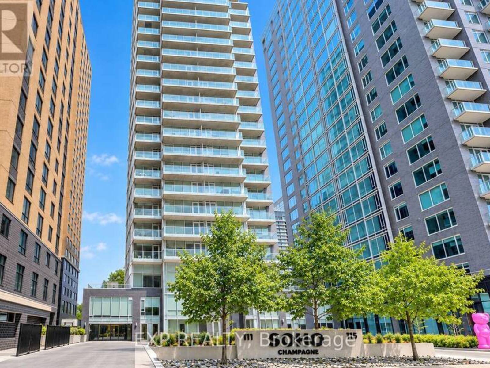 406 - 111 CHAMPAGNE AVENUE S, Ottawa, Ontario K1S 5V3