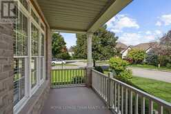 6 KNOTWOOD COURT | Ottawa Ontario | Slide Image Three