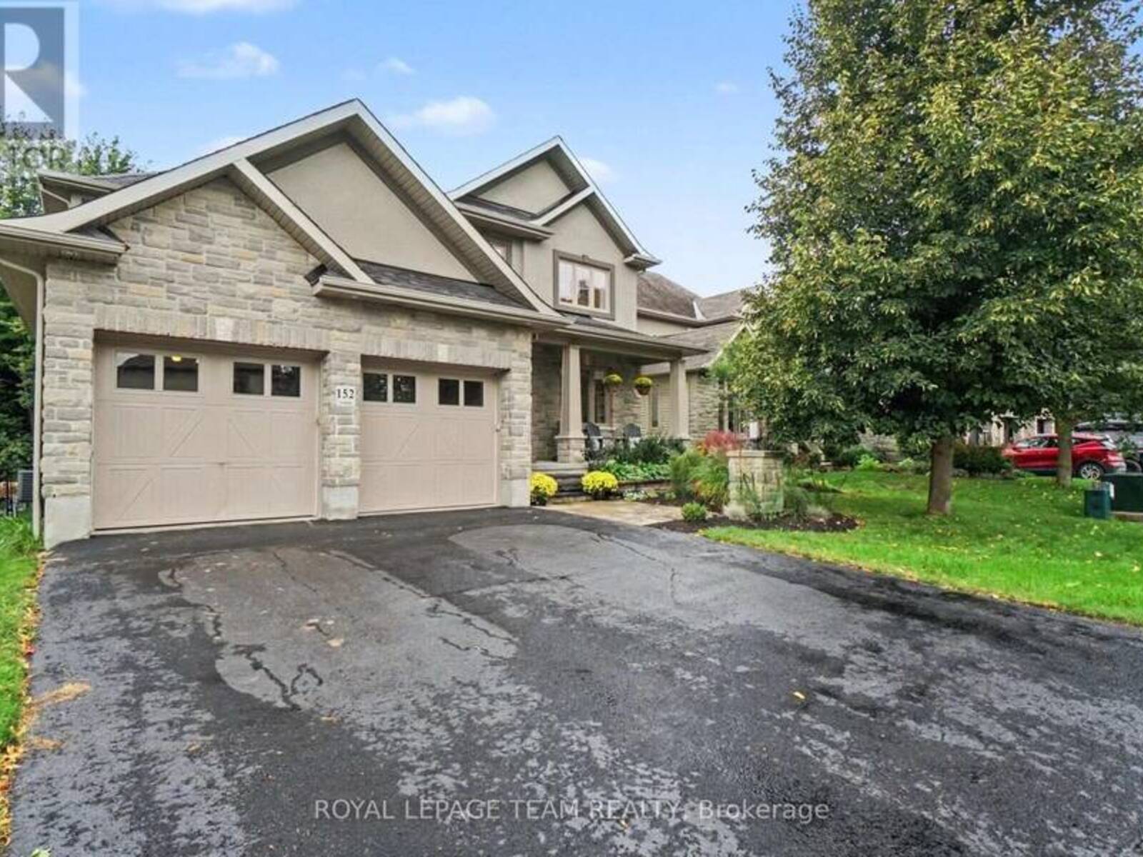 152 WEST RIDGE DRIVE, Ottawa, Ontario K2S 2H3
