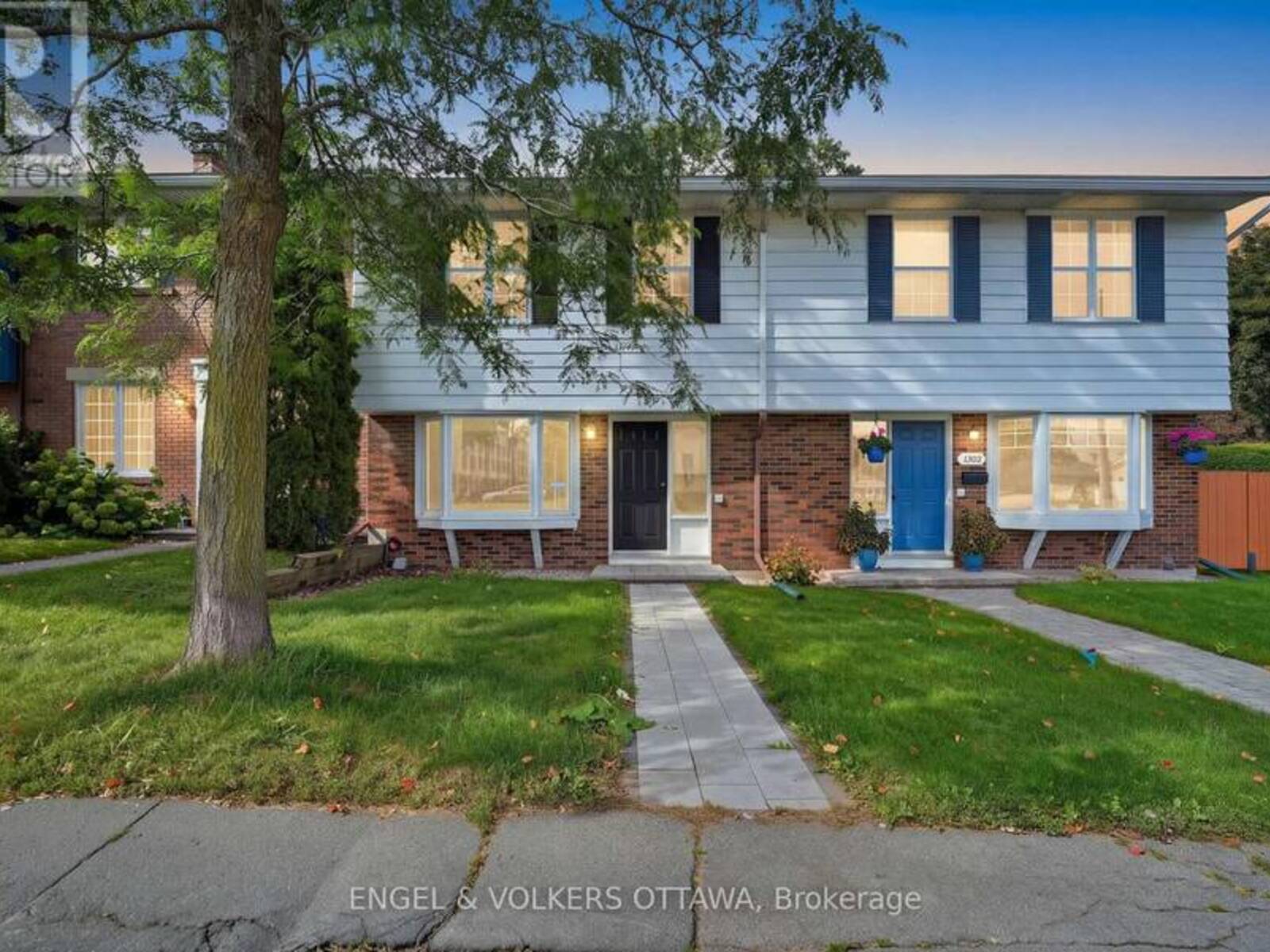 1304 MORRISON DRIVE, Ottawa, Ontario K2H 7L9