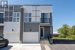 B - 875 CONTOUR STREET | Ottawa Ontario | Slide Image Two