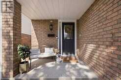27 WOODPARK WAY | Ottawa Ontario | Slide Image Four