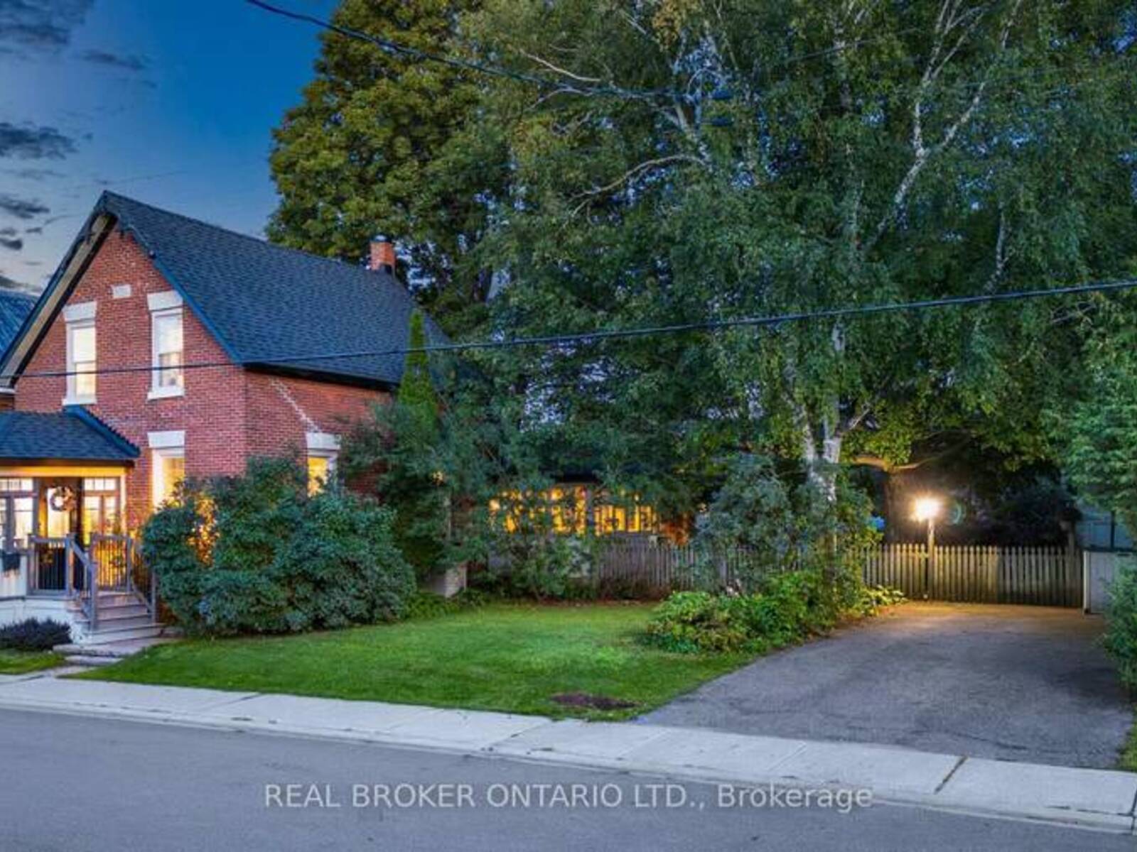 74 HERRIOTT STREET, Carleton Place, Ontario K7C 2A7