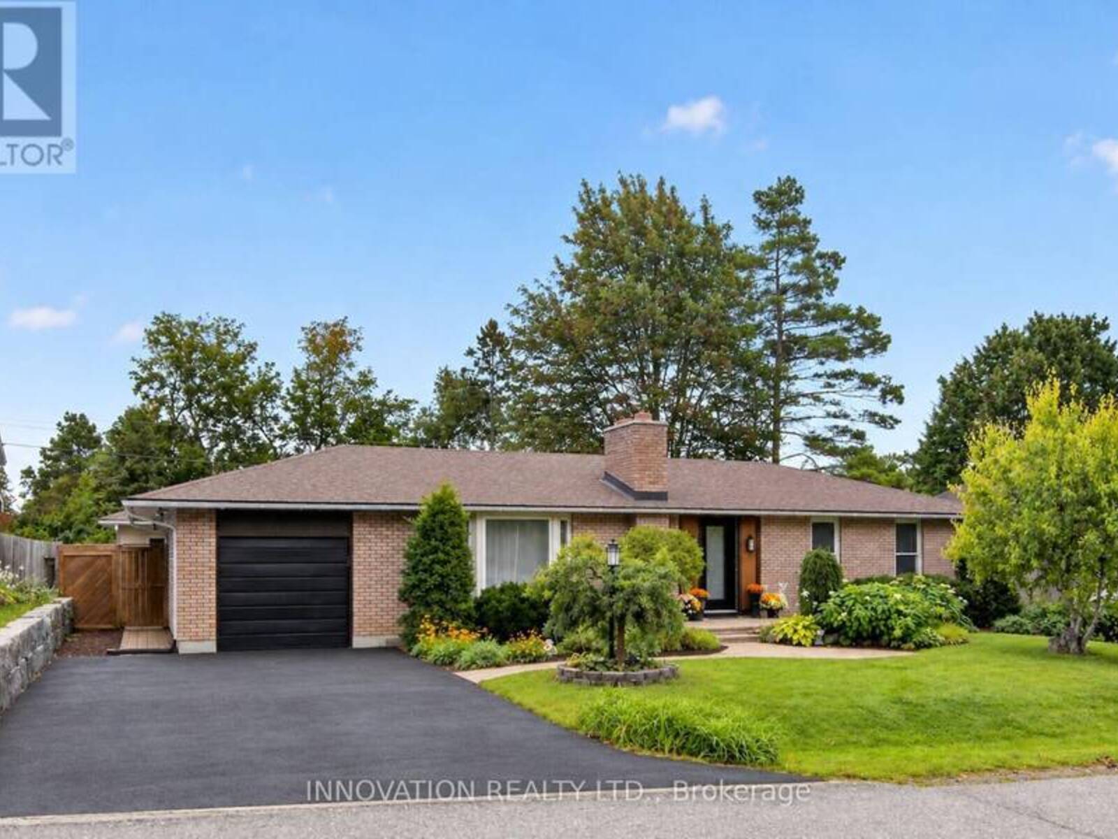 8 DOGWOOD DRIVE, Ottawa, Ontario K0A 3P0