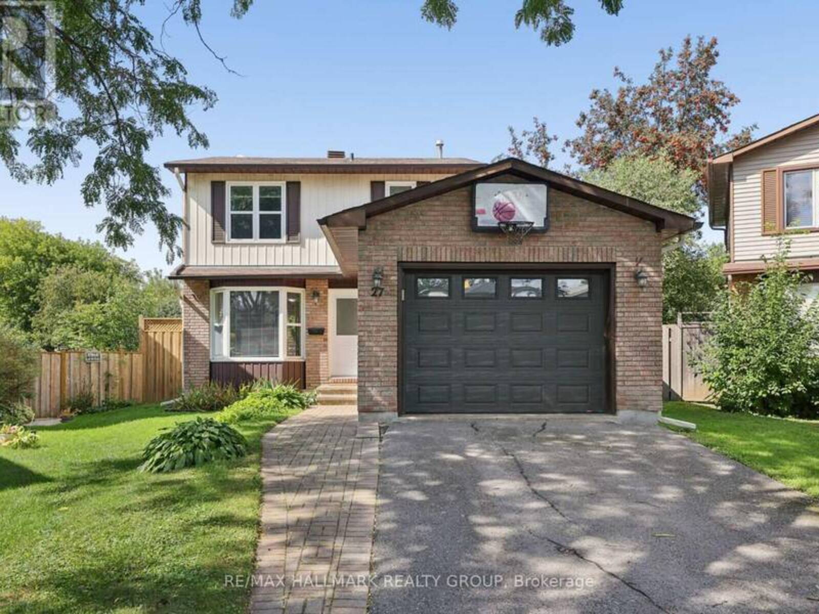 27 BRANDO CRESCENT, Ottawa, Ontario K1T 2C9