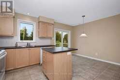 301 MOSAIC PRIVATE | Ottawa Ontario | Slide Image Seventeen
