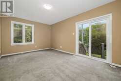 301 MOSAIC PRIVATE | Ottawa Ontario | Slide Image Eight