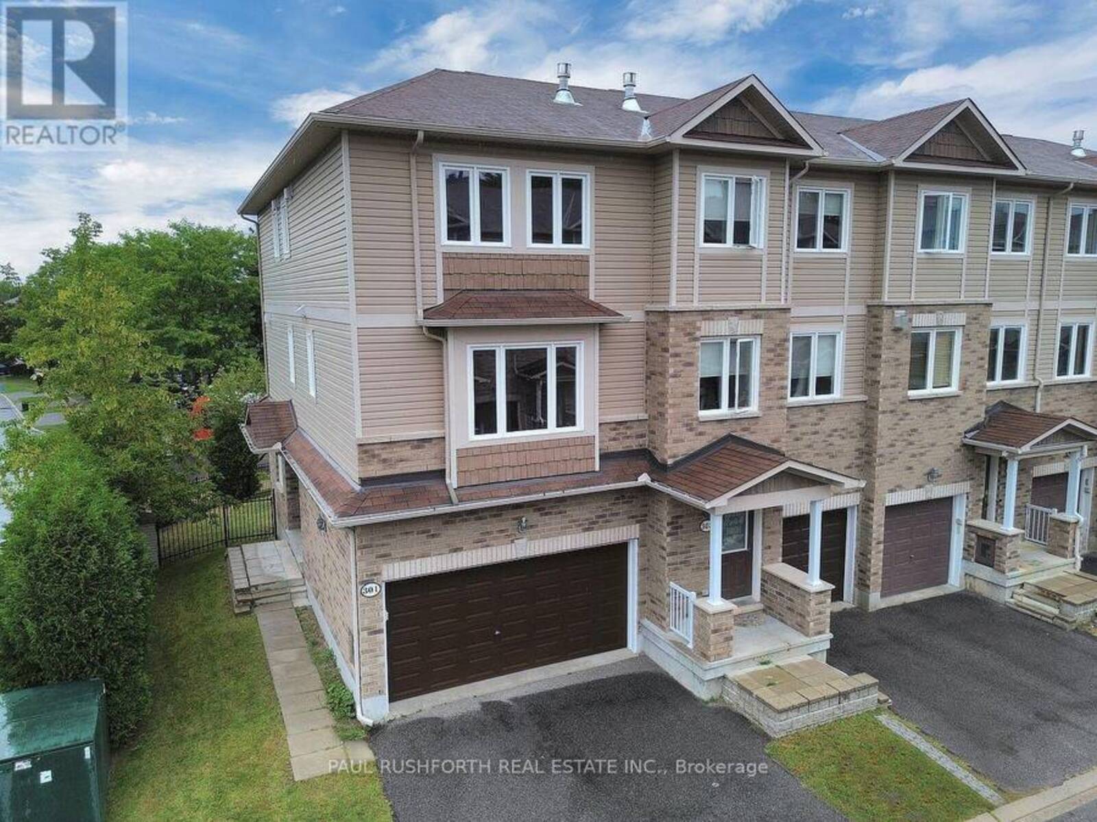 301 MOSAIC PRIVATE, Ottawa, Ontario K2K 0H1