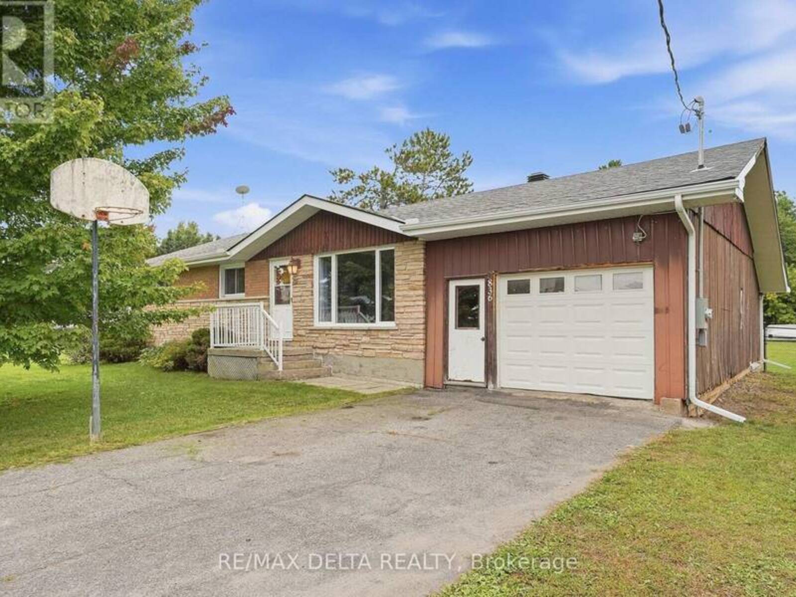 836 CARTIER STREET, Alfred and Plantagenet, Ontario K0B 1C0