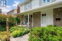 10 WELKIN CRESCENT | Ottawa Ontario | Slide Image Three