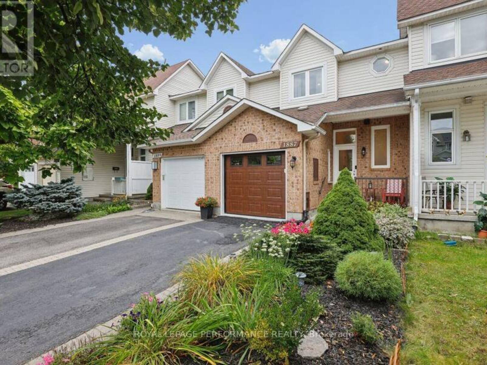 1887 HENNESSY CRESCENT, Ottawa, Ontario K4A 3X8