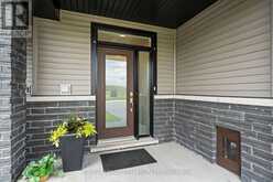 45 FINGLAS COURT | Ottawa Ontario | Slide Image Four