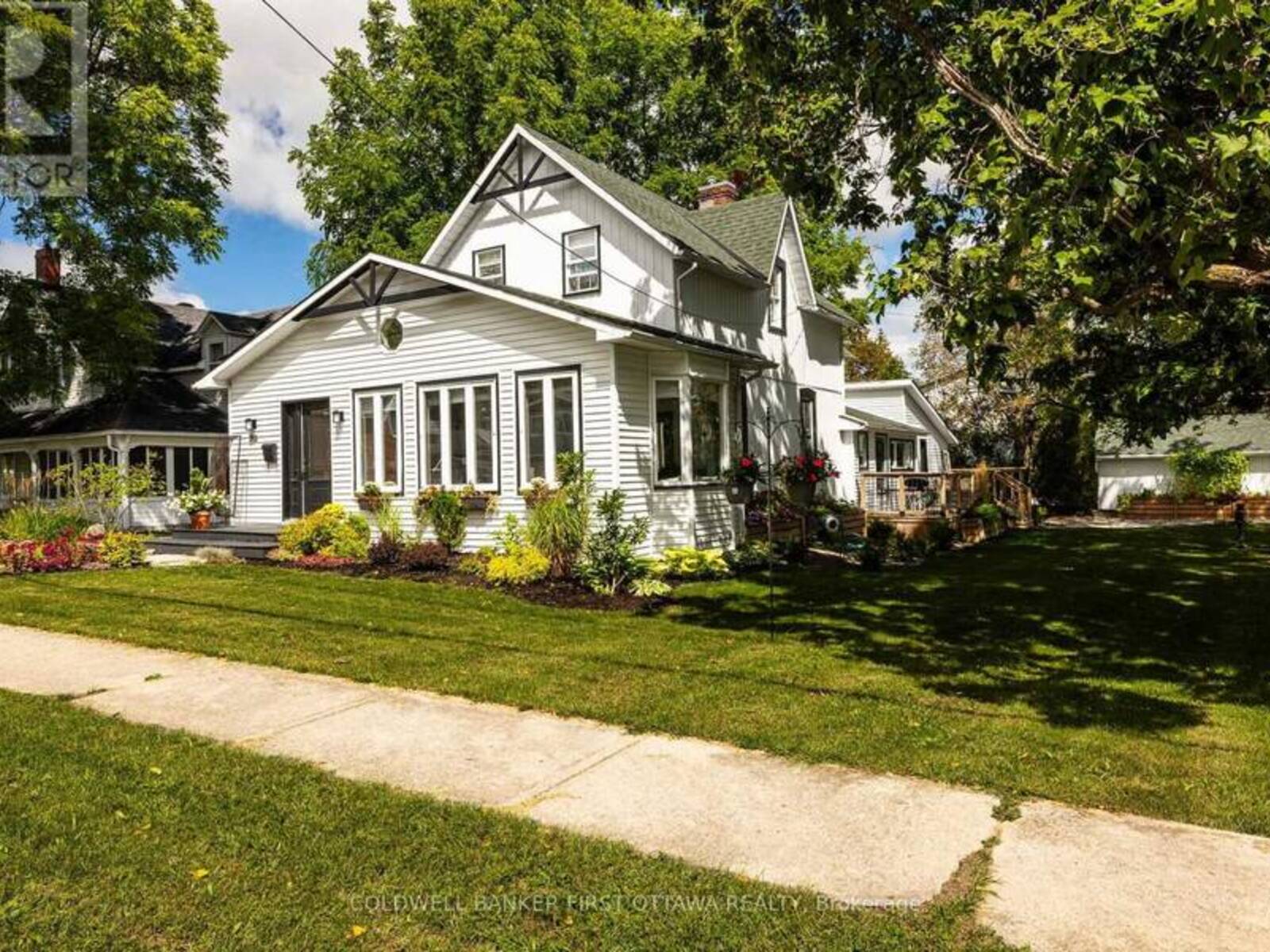 261 WILLIAM STREET, Almonte, Ontario K0A 1A0