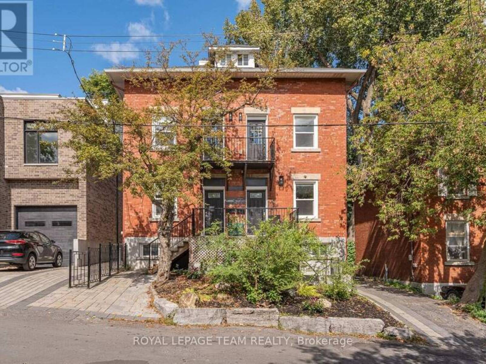 447 - 449 GREEN AVENUE, Ottawa, Ontario K1M 1L1