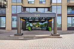 302 - 545 ST LAURENT BOULEVARD | Ottawa Ontario | Slide Image Two
