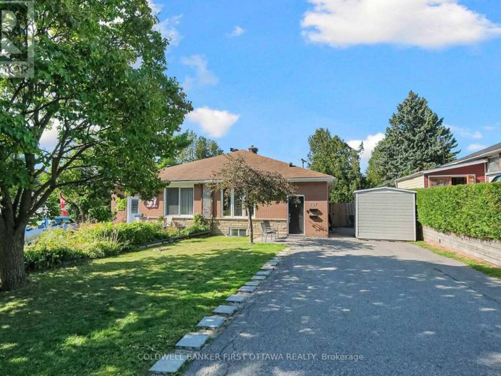 702 CRYSTAL STREET, Ottawa, Ontario K1K 2G2