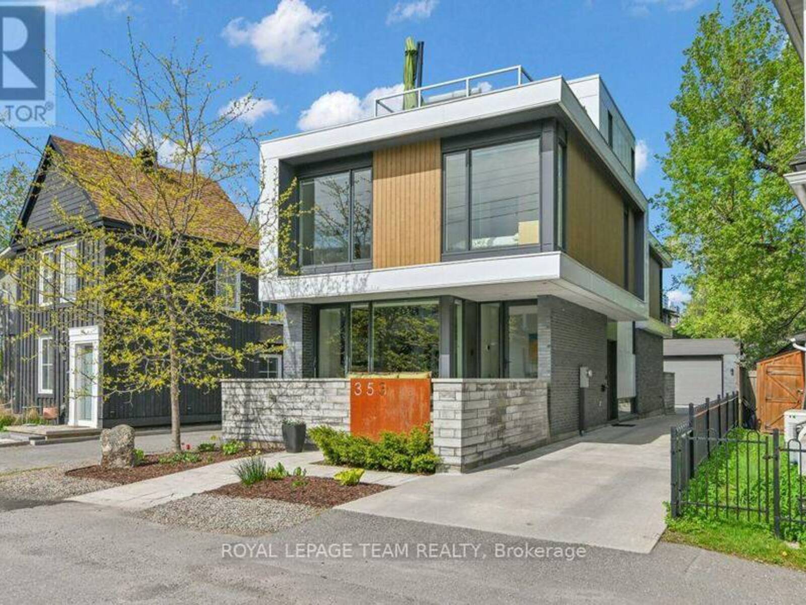 353 WINSTON AVENUE, Ottawa, Ontario K2A 1Y6