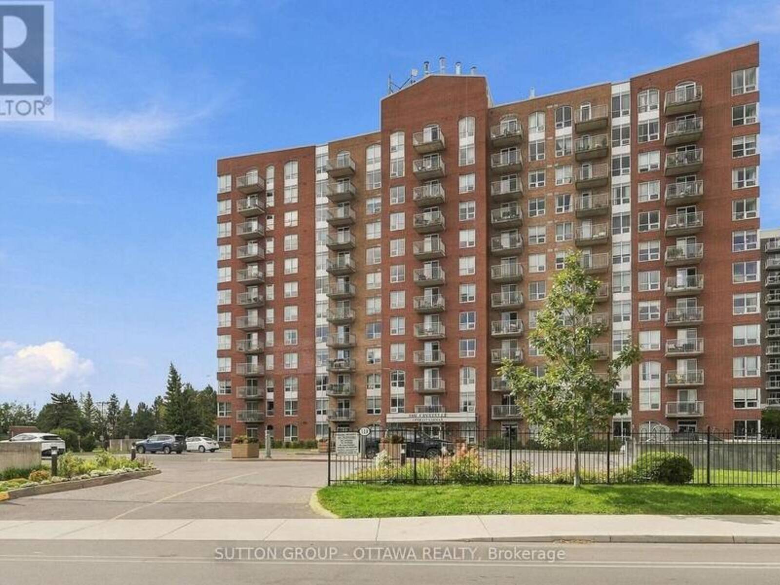 802 - 120 GRANT CARMAN DRIVE, Ottawa, Ontario K2E 1C8