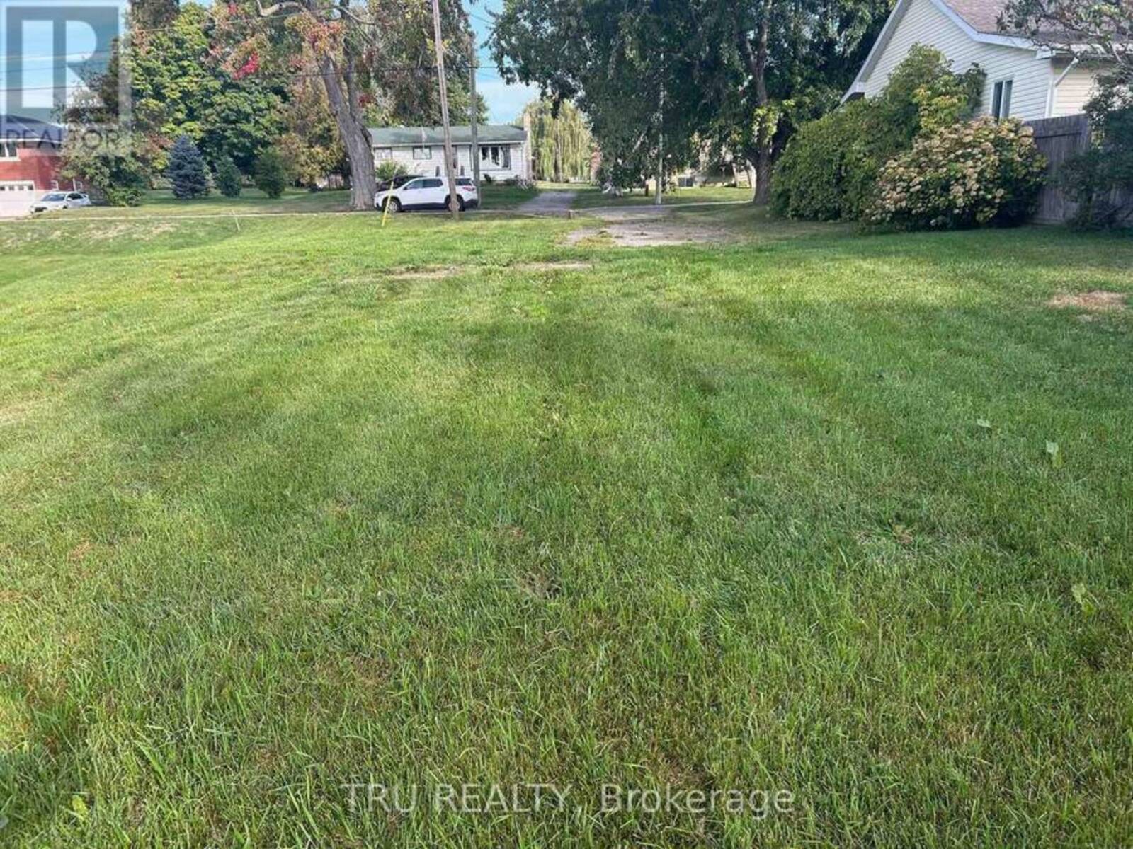 9 WELLINGTON STREET W, Athens, Ontario K0E 1B0