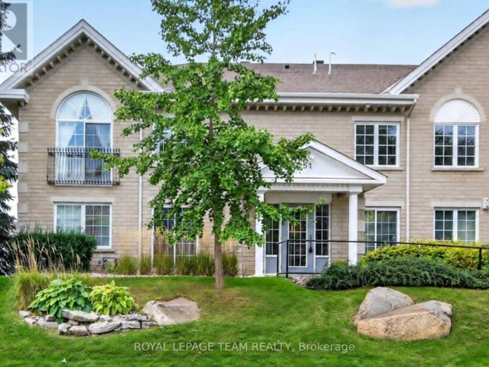 2A - 51 ROBSON COURT, Ottawa, Ontario K2K 2W1