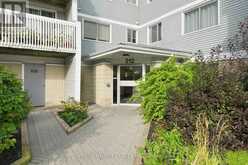 210 - 212 VIEWMOUNT DRIVE | Ottawa Ontario | Slide Image Three