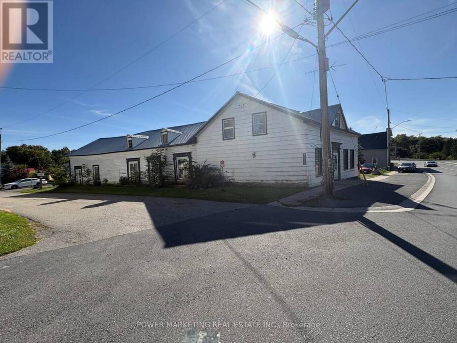 18556 DUNDAS STREET, South Stormont, Ontario K0C 1S0