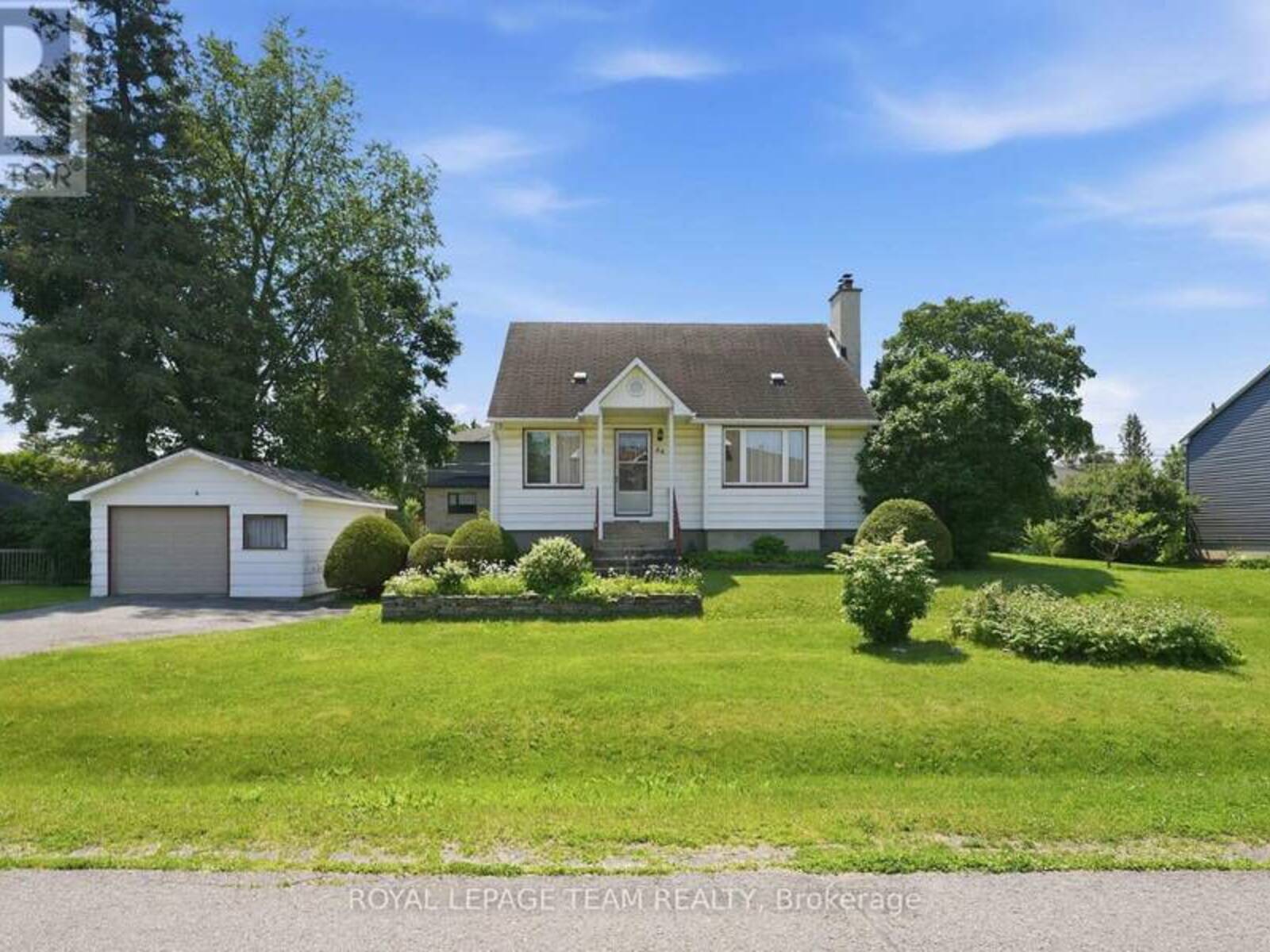 84 RITA AVENUE, Ottawa, Ontario K2G 2H1