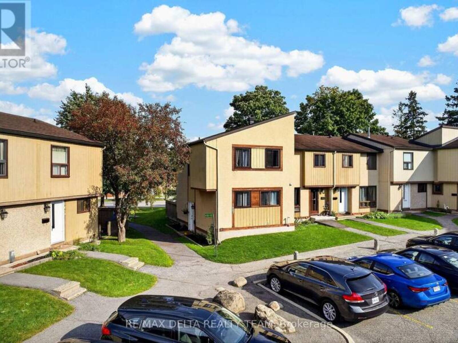 1467 BETHAMY LANE, Ottawa, Ontario K1J 8P7