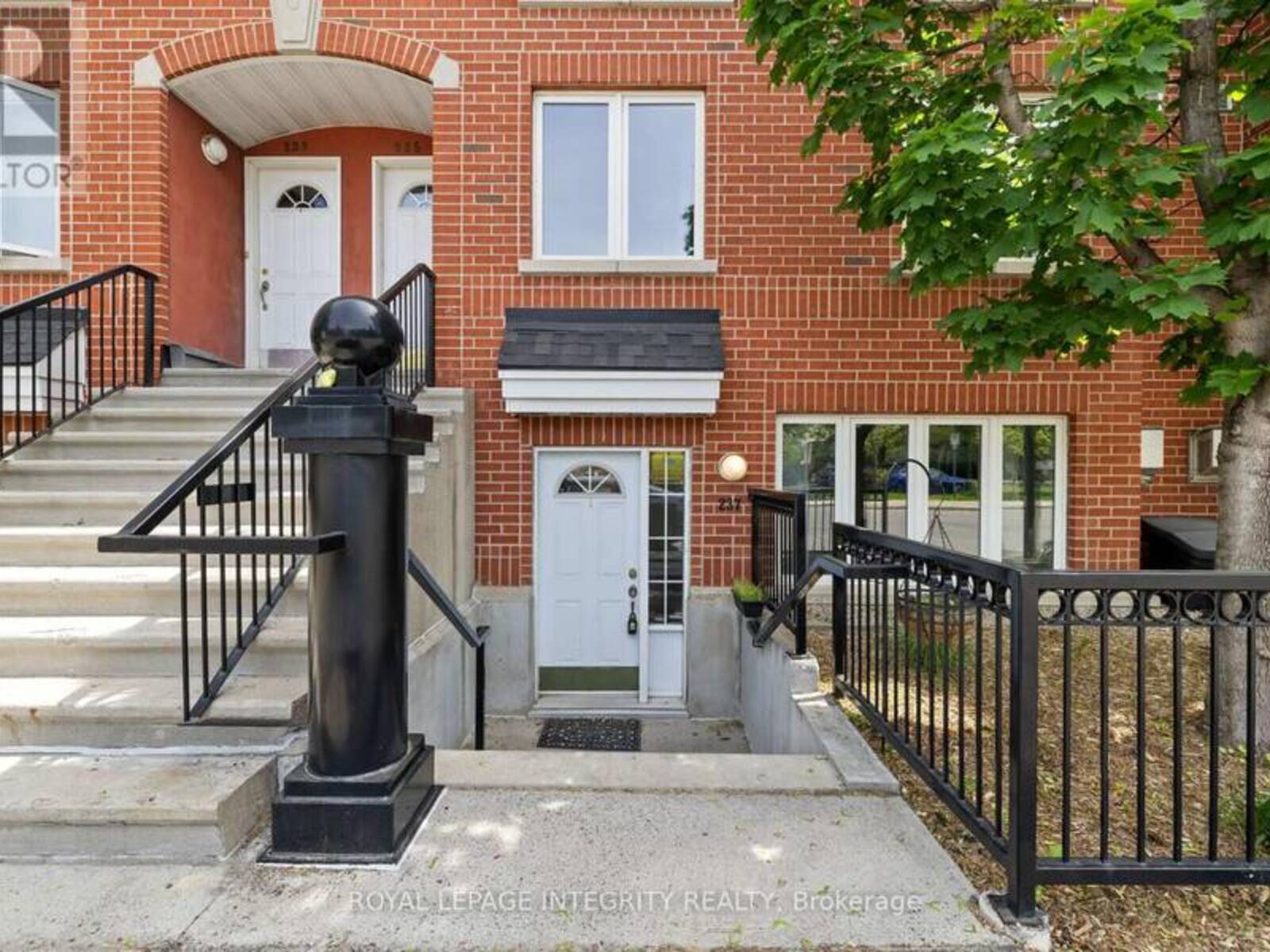 237 CUMBERLAND STREET, Ottawa, Ontario K1N 8W6