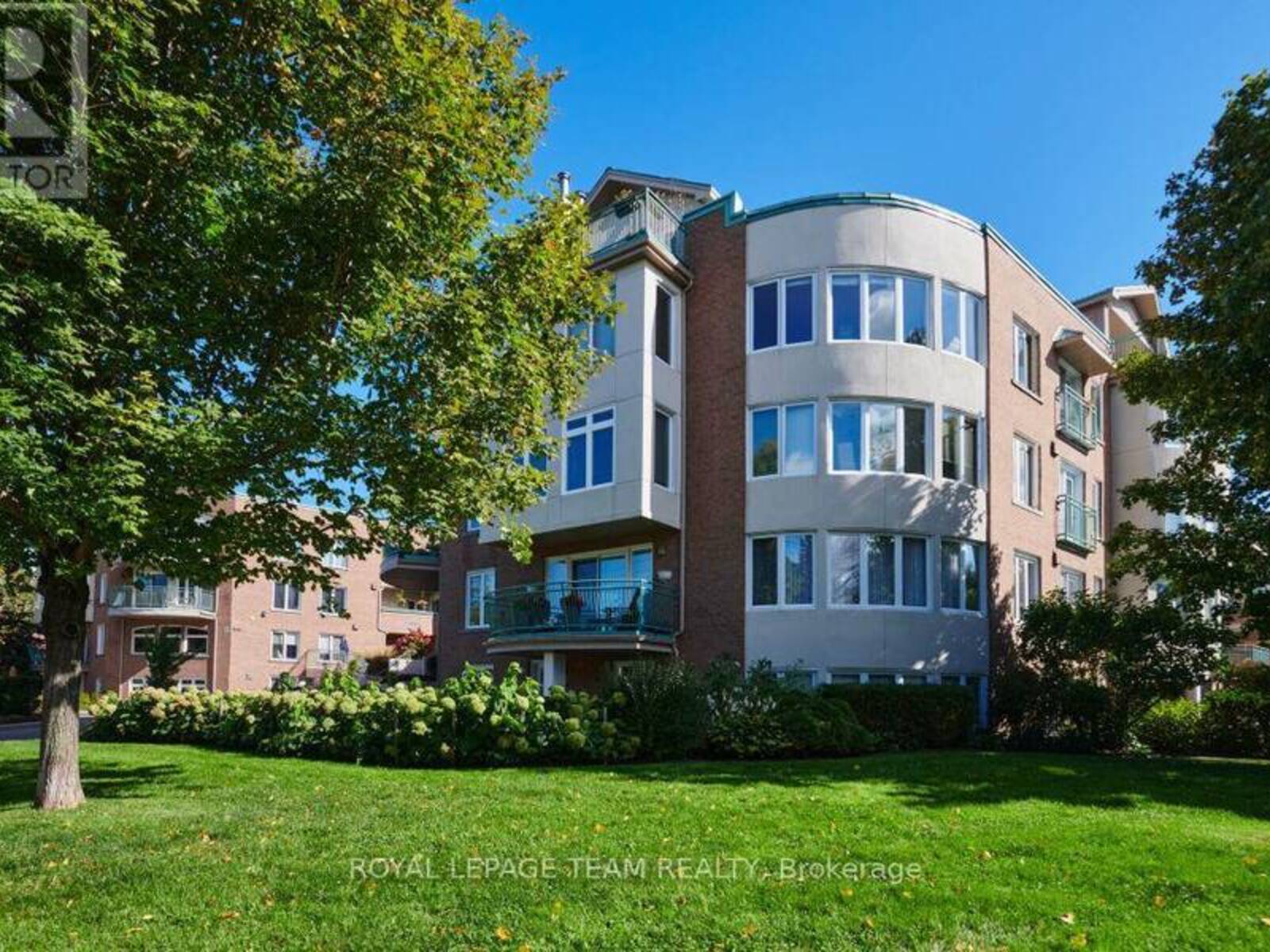 101C - 997 NORTH RIVER ROAD, Ottawa, Ontario K1K 3V5