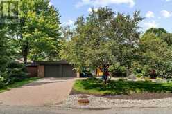 14 SANDWELL CRESCENT | Ottawa Ontario | Slide Image Four