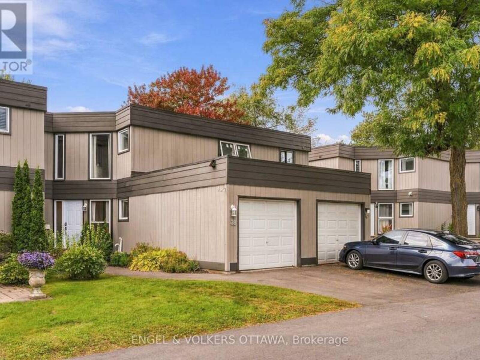 38 COMPATA WAY, Ottawa, Ontario K1B 4W9