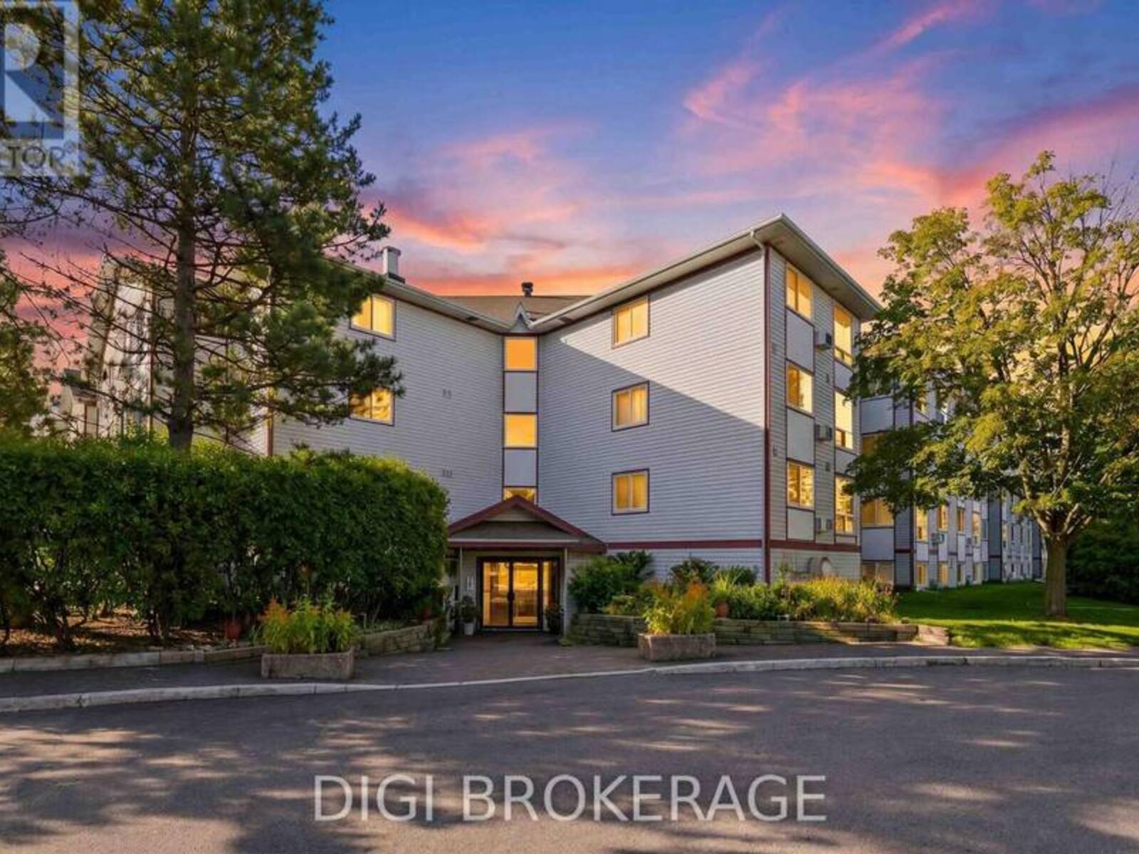 302 - 318 LORRY GREENBERG DRIVE, Ottawa, Ontario K1T 2R5