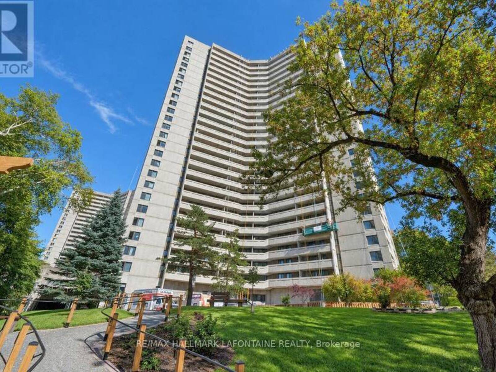 2205 - 1171 AMBLESIDE DRIVE, Ottawa, Ontario K2B 8E1