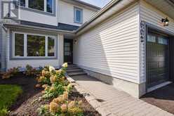 602 BROME CRESCENT | Ottawa Ontario | Slide Image Three