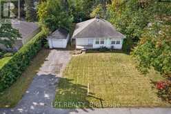868 MOUNTAINVIEW AVENUE | Ottawa Ontario | Slide Image Five