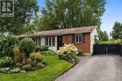 35 BALLANTRAE WAY | Ottawa Ontario | Slide Image One