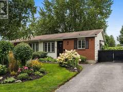 35 BALLANTRAE WAY Ottawa Ontario, K2L 1N3