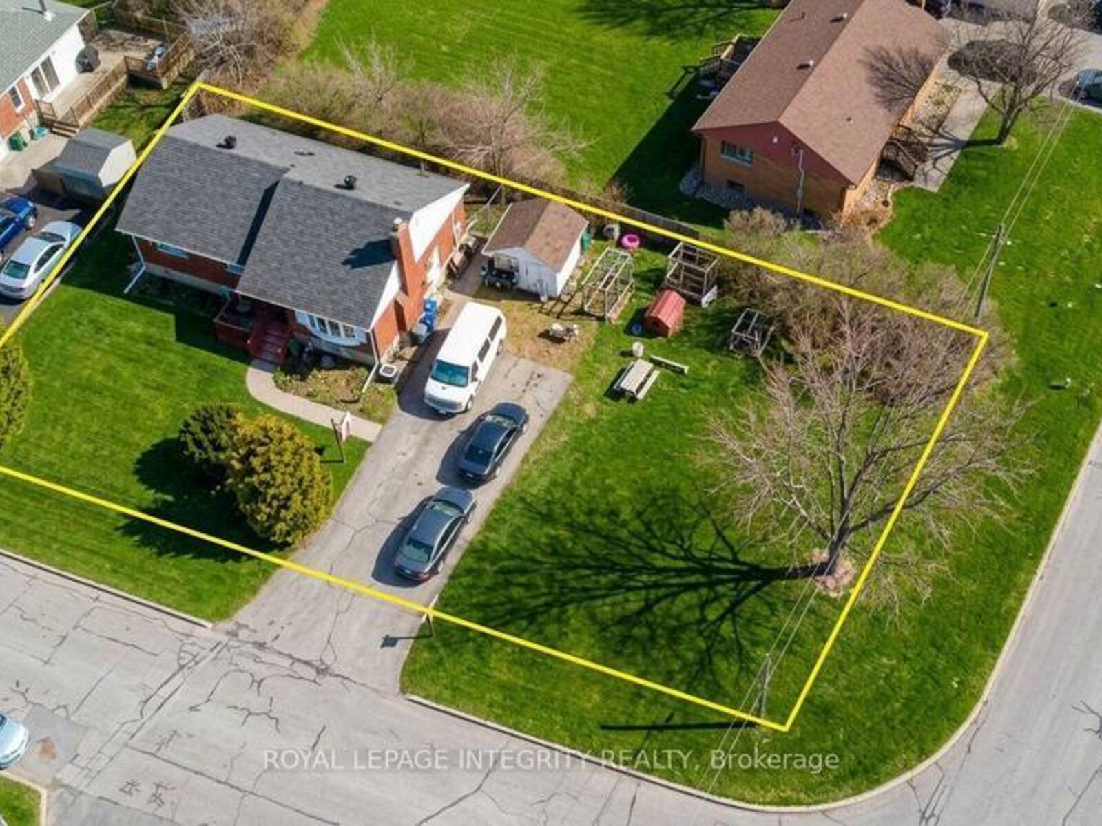 176 OAKRIDGE BOULEVARD, Ottawa, Ontario K2G 2V2