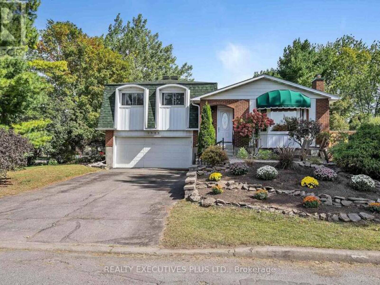 1533 PAYETTE DRIVE, Ottawa, Ontario K1E 1S8