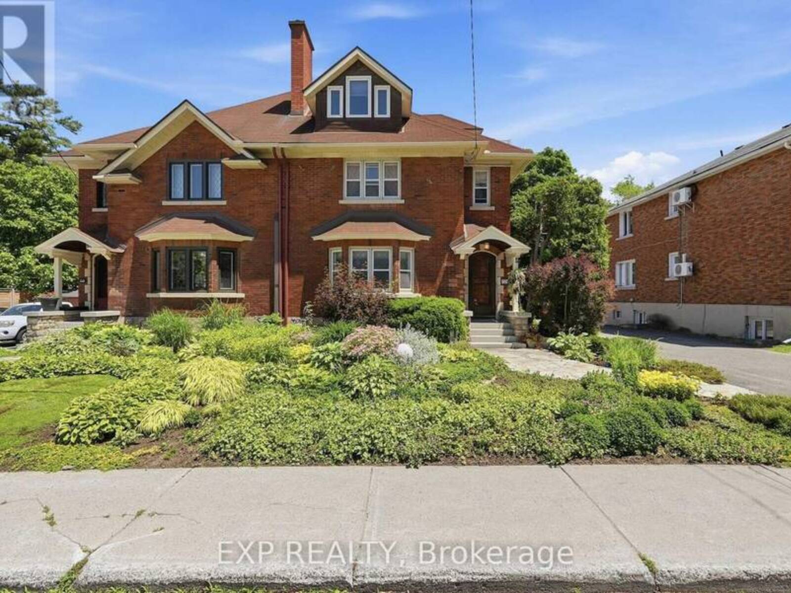 421 HAMILTON AVENUE S, Ottawa, Ontario K1Y 1E2