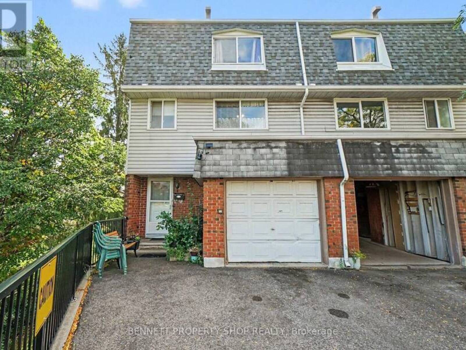 33 - 2669 SOUTHVALE CRESCENT, Ottawa, Ontario K1B 4V2
