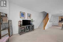 32 - 633 LAKERIDGE DRIVE | Ottawa Ontario | Slide Image Four