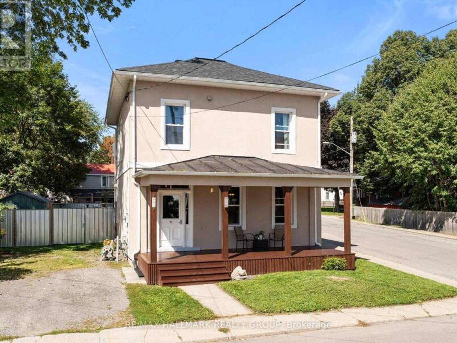 404 HENRY STREET W, Prescott, Ontario K0E 1T0
