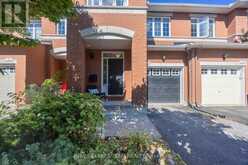 135 GATESPARK PRIVATE | Ottawa Ontario | Slide Image Three