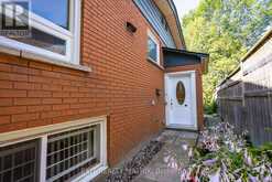 2064 ST LAURENT BOULEVARD | Ottawa Ontario | Slide Image Six